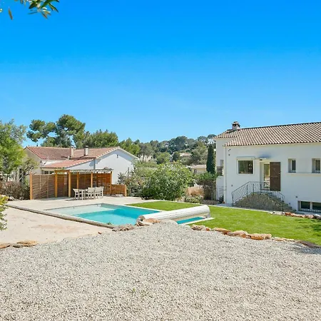 With Pool Near Porquerolles Holiday home